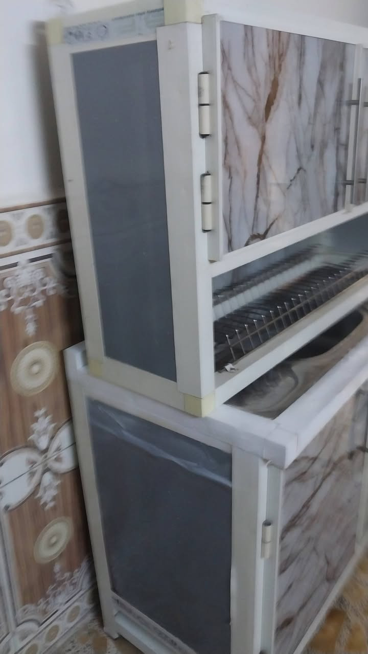 سنك وملحق ابو السلة متر و١٠ نضيف بغداد مدينة الصدر السعر ١١٥ بي مجال بسيط للتواصل خاص او واتساب ***********
