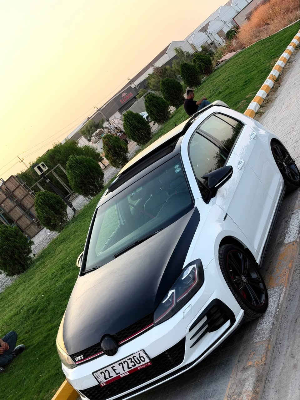 گۆلف GTI مۆدێل ٢٠٢١   mk7.5 فول فول مواسەفات دوو پەڵە بۆیاخی هەیە سارد کارت ی نیە بێ ناو گرتن ڕایەتەری بەشەرتی بیلادی بێ ٥٩ هەزار رۆشتووە گێڕ و مەکینە لەسەر بیلادی ماوەتەوە برغوی لێ بانەدراوە کارەبایەت و هەموو گیانی بەشەرت یەک دینار مەسروفی نییە هەمووی مەزبووتە سەنەوی و هەزەی تازەیە نرخی ١٥٨ گەڵا تەلەفۆن *********** ڤایبر وتسئاپ أربيل, العراق
