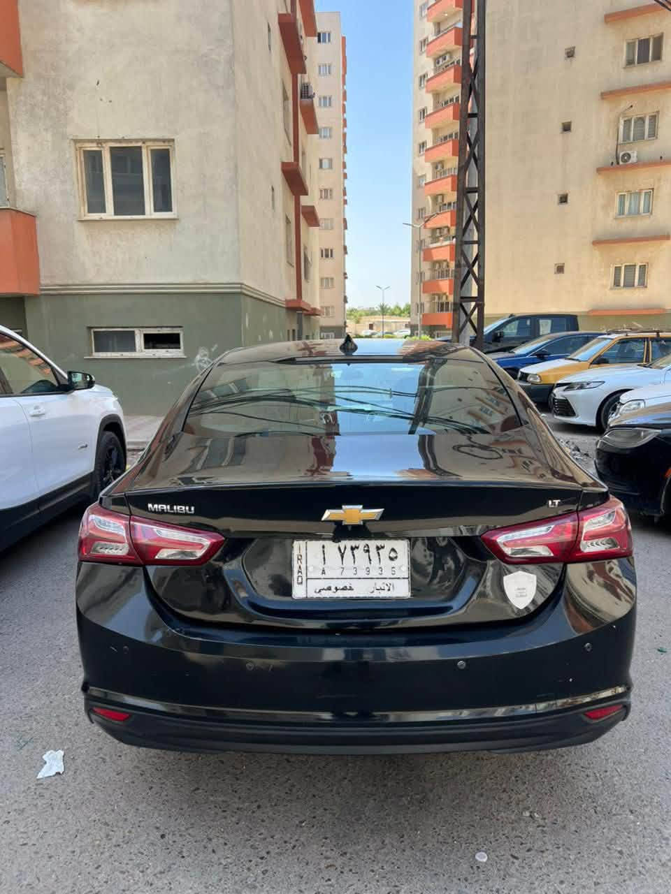 السلام عليكم:
للبيع:
شوفرليت ماليبو LT 2021
اللون اسود رقم انبار معوقين بعد سنه تصير حره 
صور الحادث بالمنشور خلفي بجم كبس
السياره مواصفات LT المعروفه
كير محرك تبريد بشرط 
السعر:105 وبي مجال 
مكان السياره الانبار 
للاستفسار موجود واتساب ***********
