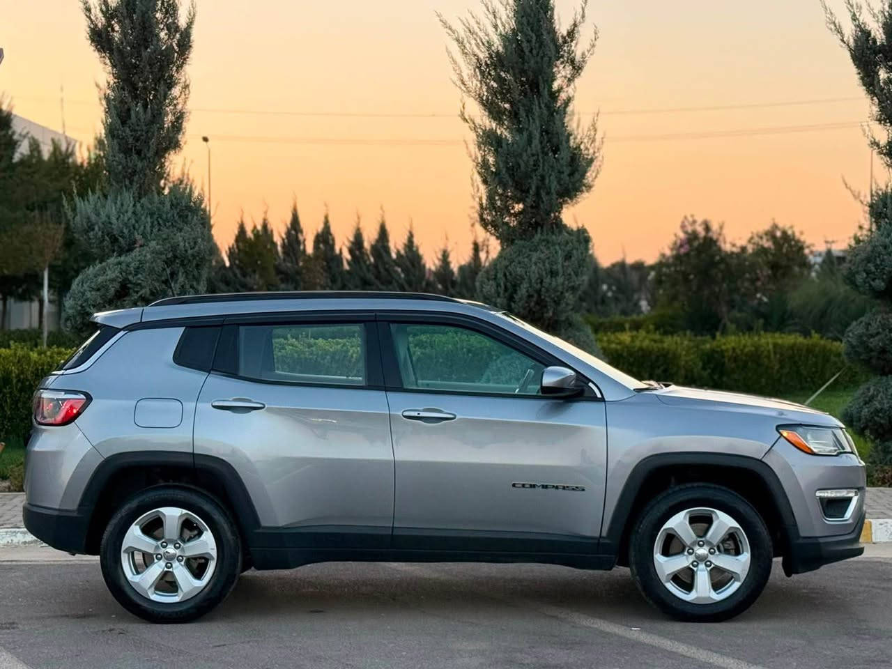 jeep  compass  
موديل ٢٠٢١
بونيتو چةمةلةغي سةكني بوياخة
ئيرباكي سيستةمة
مةكينةي مةرغوبة ٢.٤ بي توربوية
رةقةمو سةنةوي تازةية
٤ تايةي تازةية
گێڕو مەکینەو تەبریدو تە قەو رەقەی بە شەرت
ناو سپیە
کوشن جلدە
شاشاو کامیرایە 
بەسمە
شەغال
بریکی دوگمەیە
اوتو ستارتو ستوپو
سعري ١١٩$
سةيارةكة لةسليمانية
📞 ***********
********************************
جيب كومپاس
موديل ٢٠٢١
بنيت جاملغ سكن مصبوغ بدون داخل
ايرباك سيستم
محرك مرغوب ٤ سلندر ٢.٤ بدون تيربو
رقمو سنوي جديدة
٤ تاير ويل جديدة
گير محرك تبريد حدادية بشرت 
داخل  ابيظ
كشن جلد
شاشة كاميرا
بصمة
شغال
سايد بريك دگمة
اوتو (ستارت+ستوپ)
تحكمات ستيرن
مكان سيارة سليمانية
سعر ١١٩$
📞 *********** السليمانية, العراق
