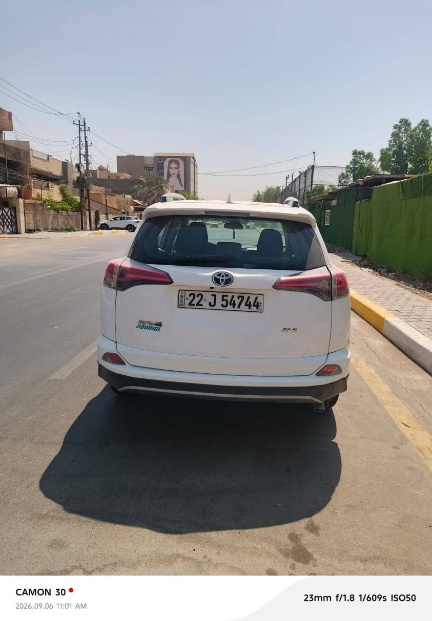 السلام عليكم للبيع تيوتا راف فور RAV 4
موديل 2018 مواصفات XLE يعني لمتدد 
حادث مال امريكا جاملغ جه السايق والبنيد 
رقم اربيل سنويه مجدده
وبل عراق صار بيها جاملغين الخلفيات صبغ بدون
اي دواخل ودعاميات مصبوغات ثنينهن السياره عليها تخم 
تاير جديد السياره جاهزه تراي وين ميعجبك اكفلك السياره من 
اللغود والشواصي والدواخل 
 غير متواجد عل فيس اتصال فقط 
***********
السعر 140 وبيها مجال شي قليل 
العنوان بغداد الأمين

