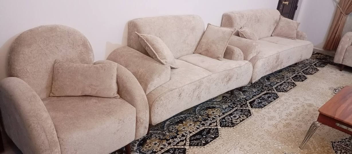 سلام عليكم تخم ونص للبيع جديد مامستعمل الاستفسار على رقم ***********

