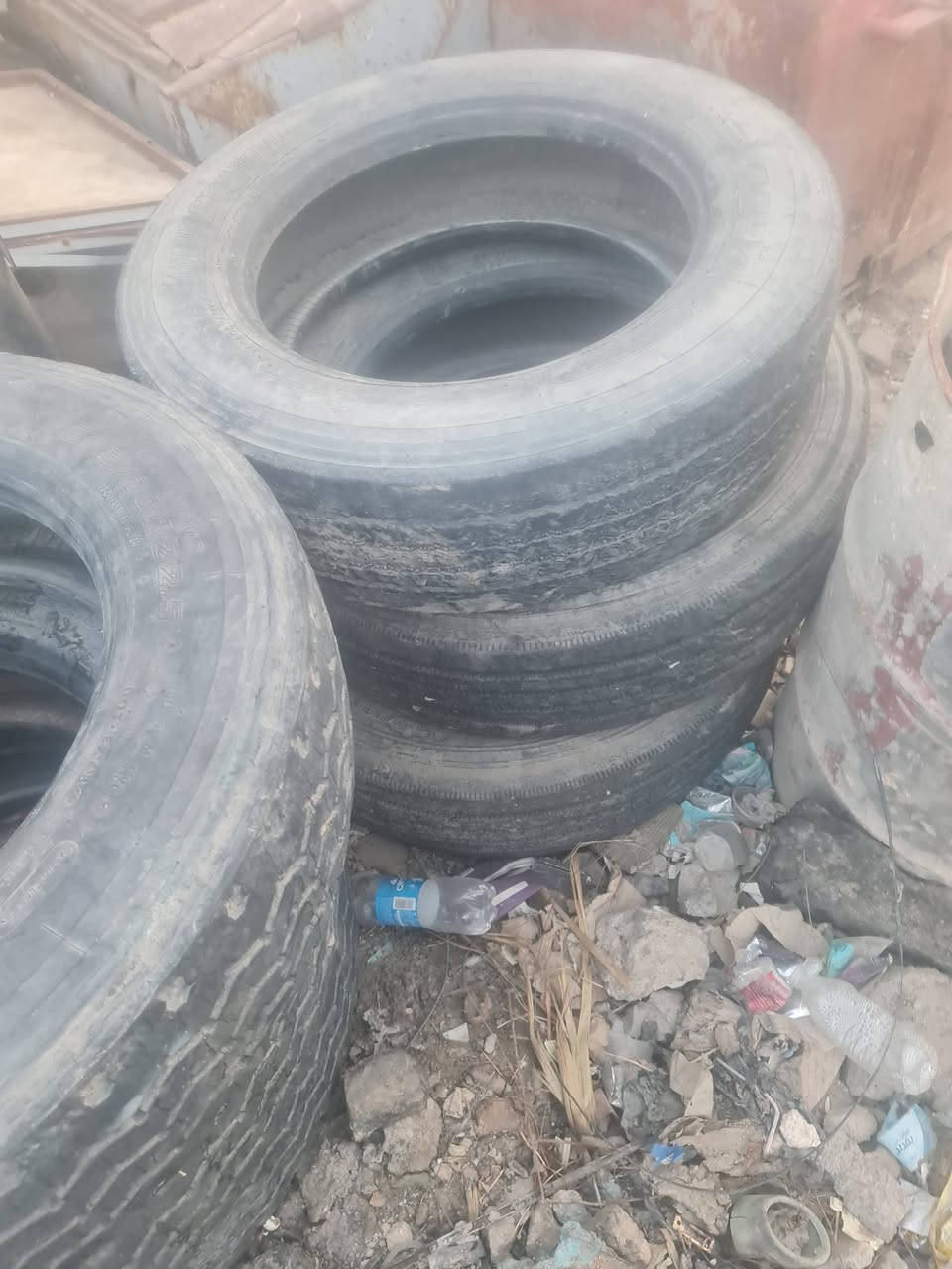 ٢٥٥ /٧٠ /٢٢ ونص ٣ ازواج  ٣٠٠ الف ***********
