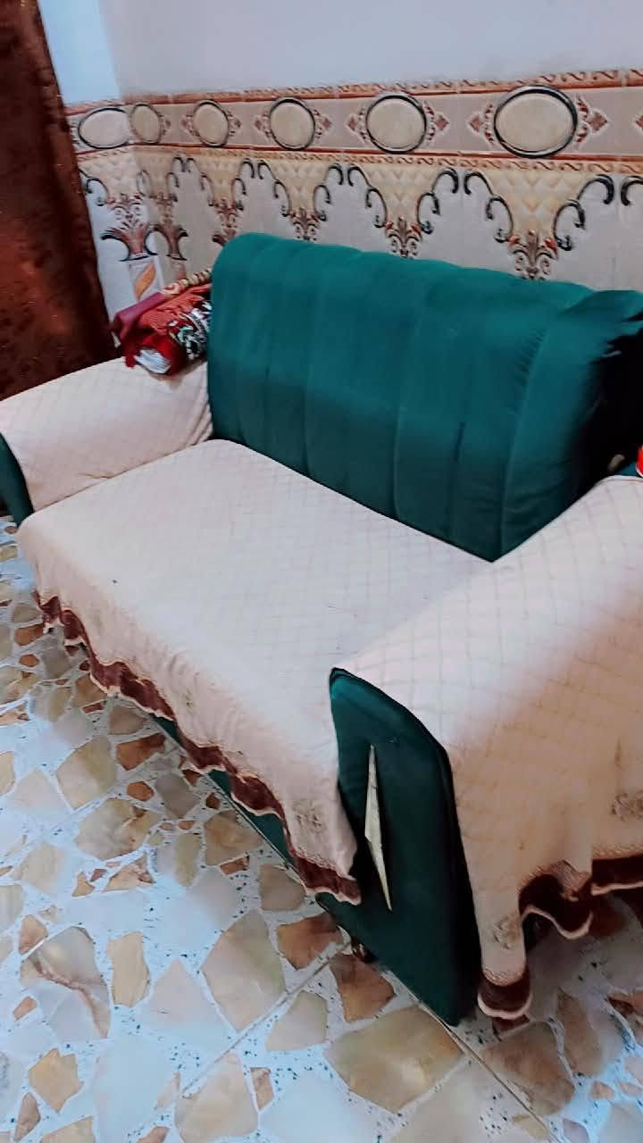 السلام عليكم
ديوان نضيف جدا للبيع سعره ٣٢٥ ألف 
المكان بغداد قرب القوس مال بوب الشام للأتصال ***********

