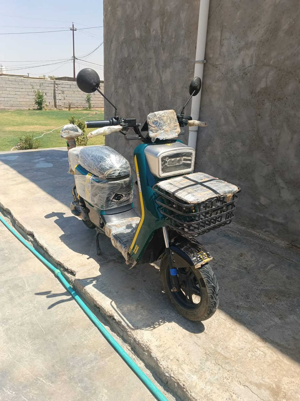 سلام عليكم موطور للبيع نوع R7
5 بطاريه شحن يكفي ساعتان أو أكثر شاحنه اصليه 
السعر 550 وبي مجال استفسار على هذا رقم ***********
