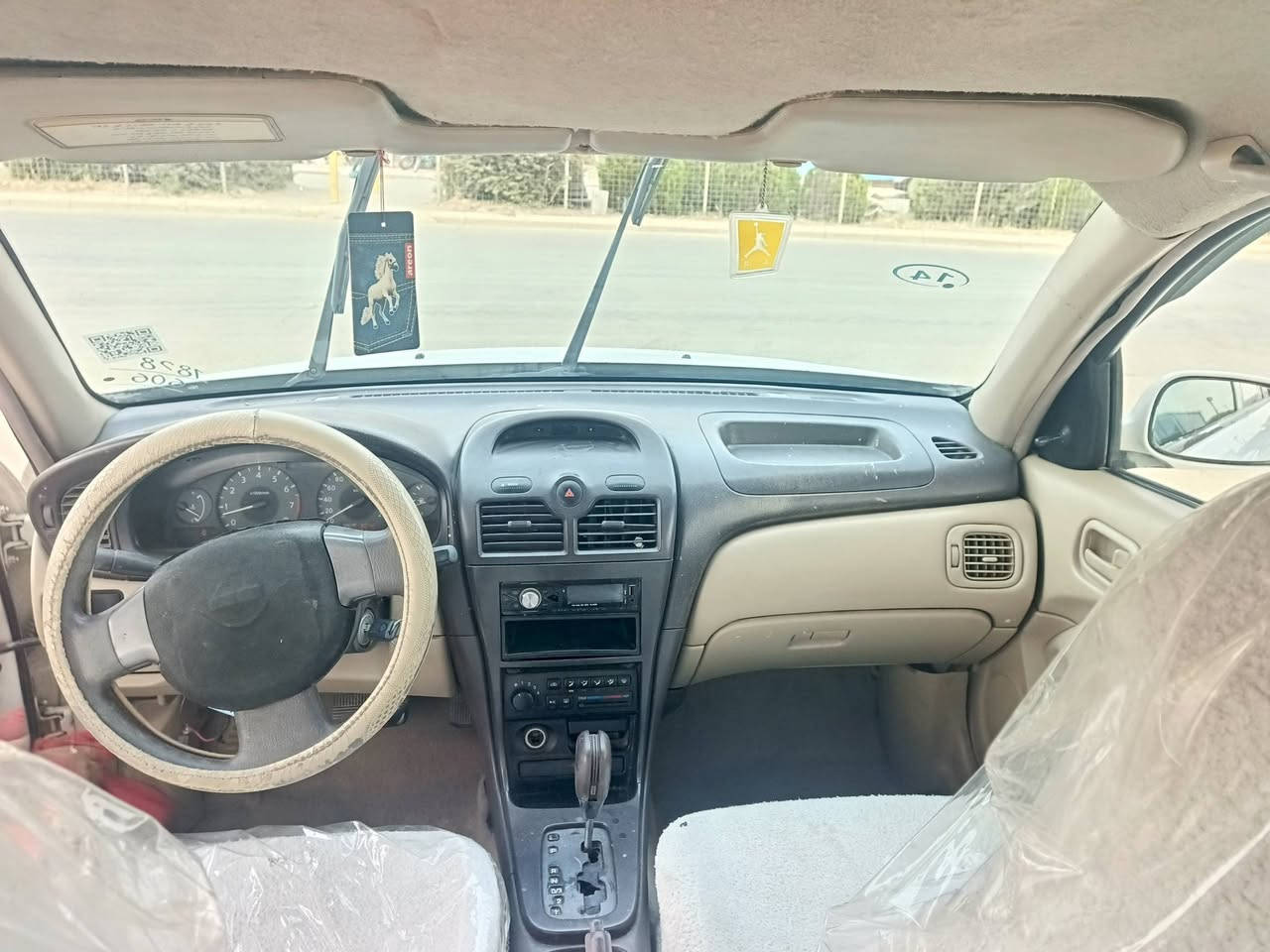 بەناوی خودا 
سەنی کۆری بڕاوە 
کۆدی بۆ کراوەو و بارکۆدی بۆ وەر گیراوە 
مۆدێل 2009 
داعم و لێدراوی نیە
کێڕو مەکینەو تەبریدی مەزبوتە 
بێتەقەو ڕەقە 
سەیارەیەکی جائیزو جوانە 
چوار تایەیی تازەی لەژێردایە 
نرخی 42 گەڵاو مەجالێکی کەم 
ژمارە ***********
