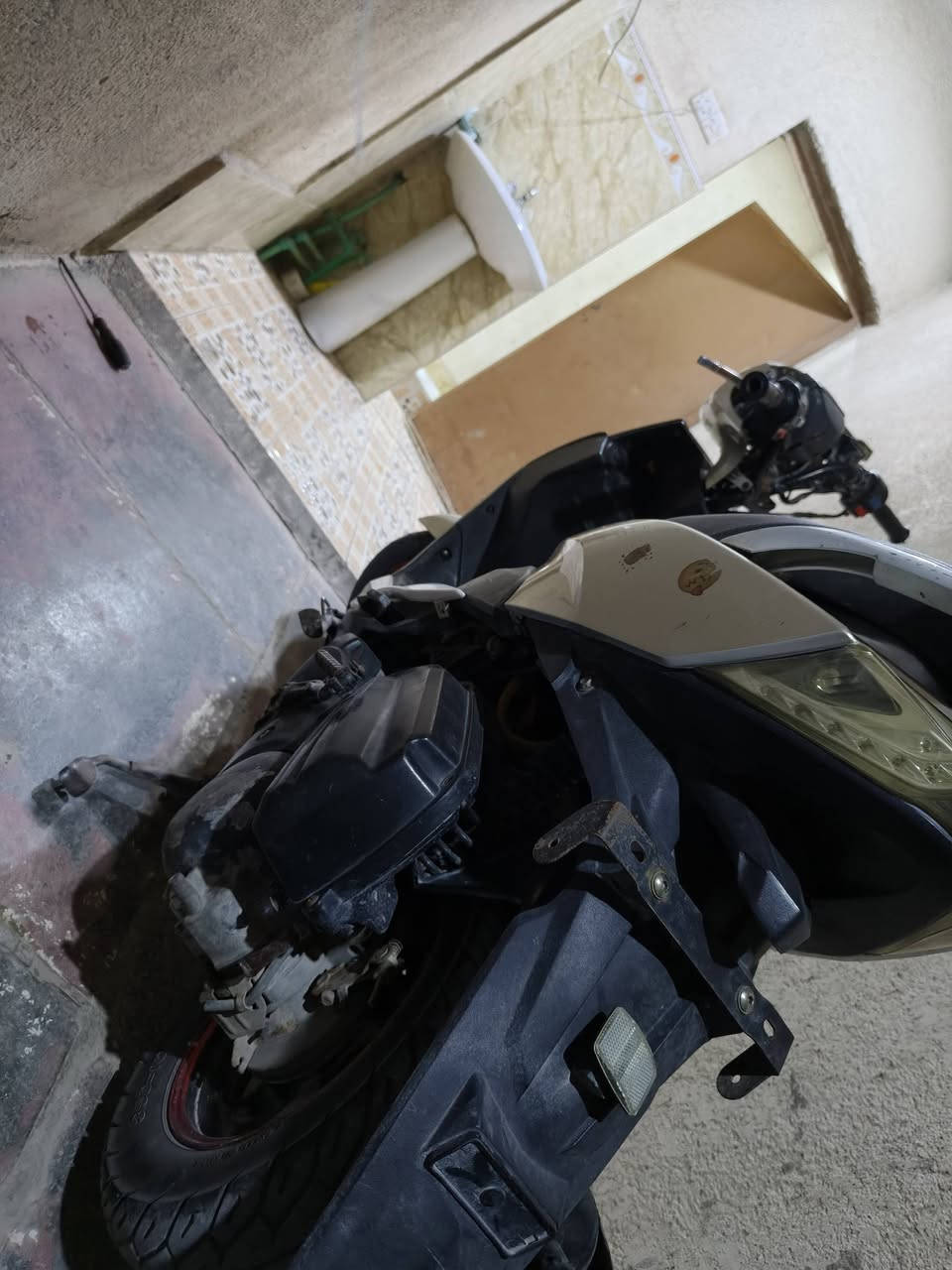 سلام عليكم دراجه اف اس صيني مديل 21 ومبدل مكينه نفس الدراجه بس مديل 24 مكينه نضيفه وناعمه بس كزوزها رياضي قديم تعبان يراد تبديل مكينه حلوه دراجه ما تعبانه قافلها على 90 مشت عندي 110تطبيق ويز اشتريتها متروكه من الوكيل العنوان بصره ابي الخصيب للاستفسار ماسنجر سعر 475الف مجال قليل
