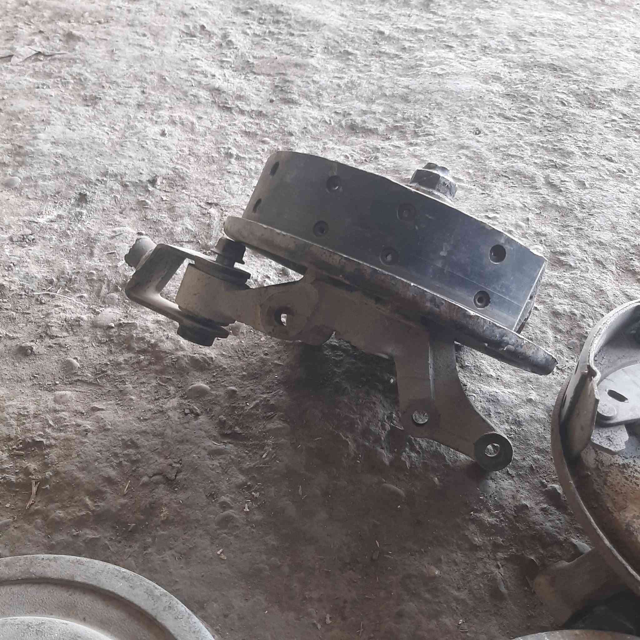 للبيع فلنجات بريك خلفي دايو لكنزا مع
اسطاب اكسل خلفي لكنزا اتصال ***********
