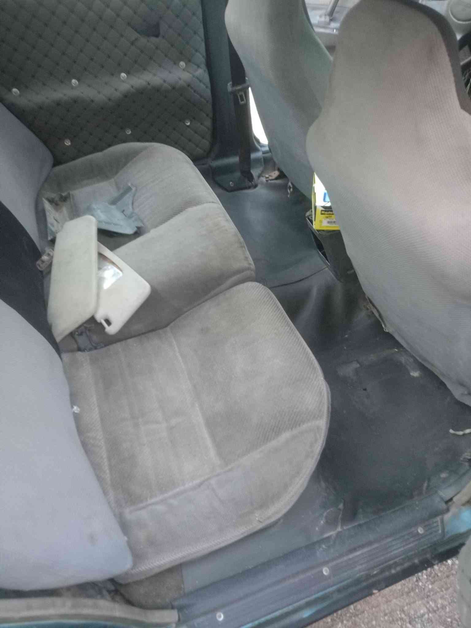 مازدا للبيع موديل 91 كاربون ما مسجله سياره مسبوقه جماليه طخم جديد وايرمنيه كره شغاله محرك نظيف سياره كلها شرط سياره تبريد تبريد عاطل شرط تحويل سعر 18 مكان الموصل حي القاهره وبيها مجال مكلف بالنشر ***********
