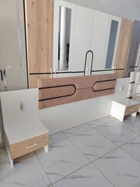غرفة نوم • ٦ أبواب • ٥ قطع