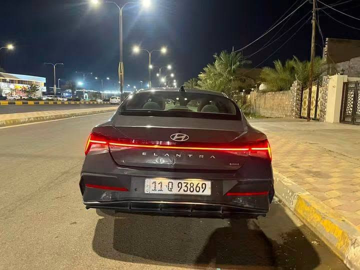 السلام عليكم ‏ ‏هونداي النترا 2024 ￼
رقم بغداد ￼ هايبرد+ بنزين محرك 1600T أربع سلندر ￼
‏مواصفات أمريكي سيارة ماشية 55430الف كيلو 
‏سيارة بدون صبغ الحادث موجود بالفيديو  
‏اللون سمنت مادة المقعد جلد 5 راكب ￼
‏تشغيل عن بعد بصمة ￼￼￼ مكان السيارة فلوجة الأنبار 
السعر:158 وبي مجال ￼
رقم الهاتف: ***********
***********
