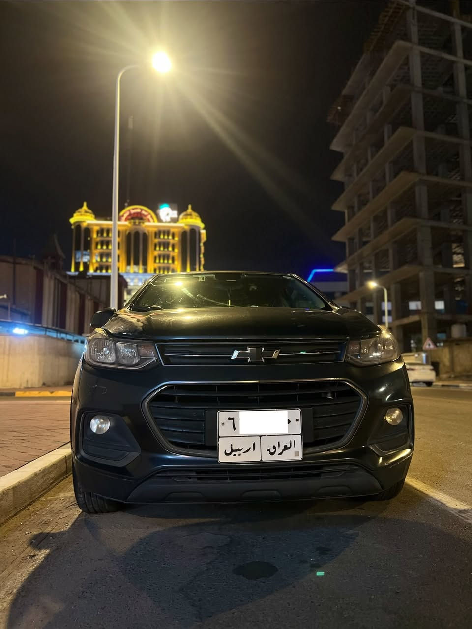 السلام عليكم شوفر تراكس 2019 وارد امريكي حادثها الجاملغ الأيمن وشوي من البنيد وبالعراق بيها بارد باب الصدر ع كد شبرين رقم اربيل بأسمي شوكت متريد احولك وحداديتها وصدرها كله جديد وطخم تاير جديد والمحرك جديد وحتى الباتري جديد وتبريدها ثلج السياره ما ناقصها برغي مال حناي مواصفاتها شاشه وكاميرا ومانع انزلاق وتحكم ستيرن ومثبت سرعه ، ماشيه 139الف (كيلو ) السعر المطلوب 92ورقه وبي مجال مكان السيارة بصرة
 للأستفسار واتس اب ***********
