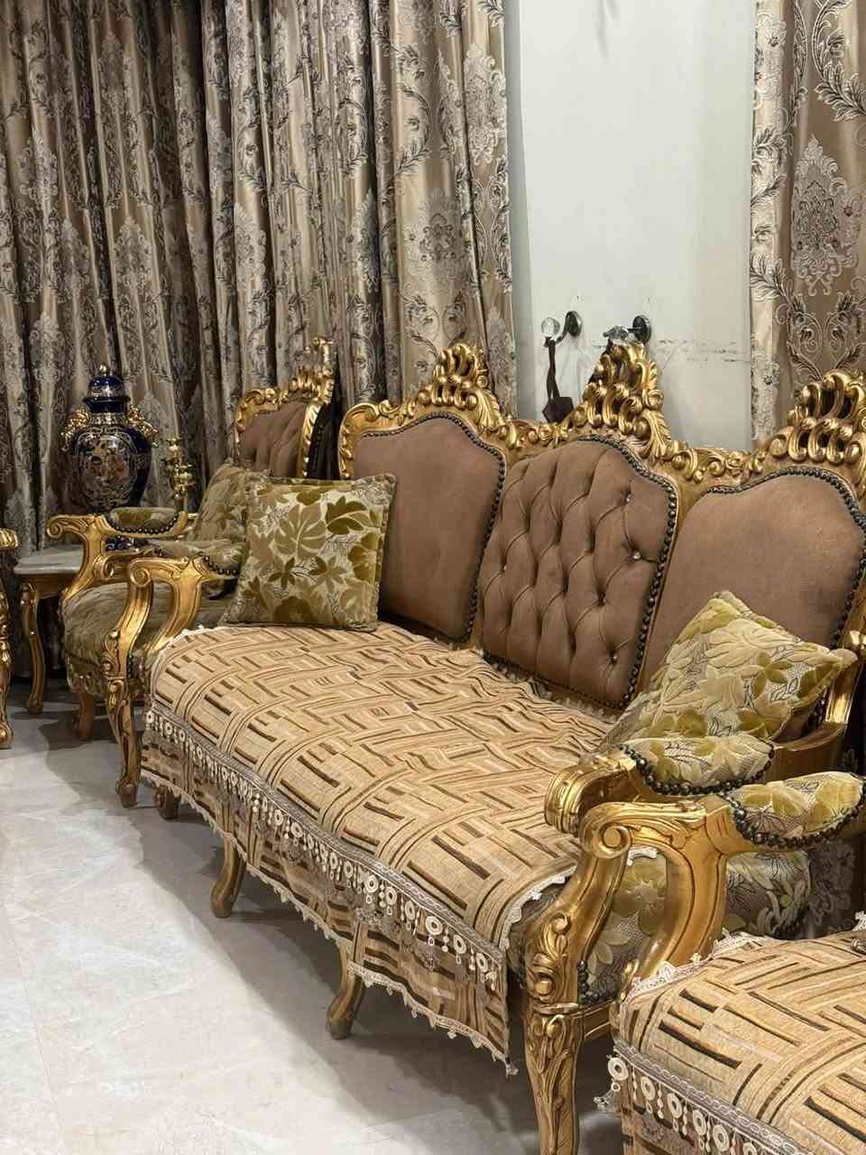 تخم زان مصري مع سيت طبلات مرمر متكون من كبار عدد ٢ و ٦ كراسي نظافه فول مكان العطيفيه *********** واتس للشرايه
