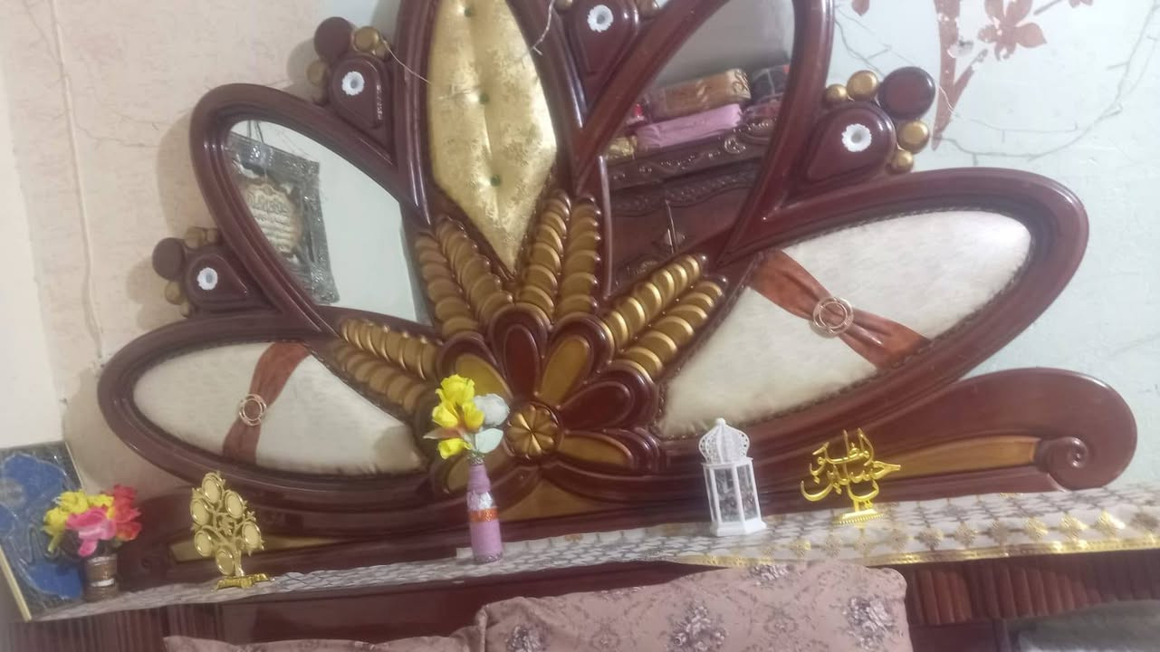 غرفه اخشاب للبيع كامله نضيفه سعرها 550 وبيها مجال بيع مستعجل ***********
