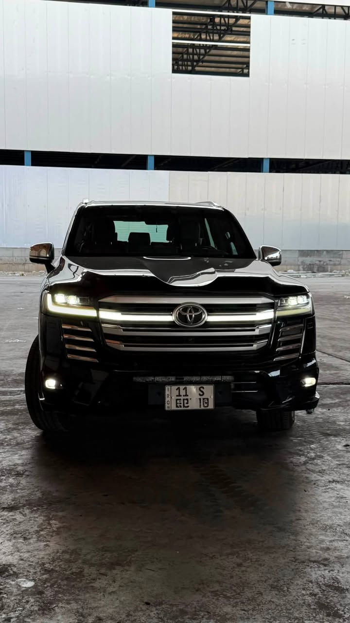 السلام عليكم من رخصت الادمن
شلونهم الجناية

لاندكروز 2022 VXR 
تون تيربو حجم 3.5L
ماشية 74 الف

مواصفات :
السيارة بدون اي نقص
 ابواب شفط 
5 كامرات 360
كشنات جلد حمر تدفئة وتبريد
لايتات LED اشارة  تتابعية ( سهم )
شاشات كبيرة 
سبعة راكب 
السيارة بيهة هواي مواصفات vxr المعروفه
مكفولة كفاله عامة من الحادث 
*فقط رصعة صغيرة في الجاملغ الامامي
السعر 68$ /
رقم بغداد تحويل مباشر السيارة بأسمي 
مكان السيارة بغداد بسمايا 📍
للاستفسار اتصل بهذا الرقم
 ‭‭***********‬
‭***********‬
رجائاً اخوان الخاص مغلق ( فقط واتساب او اتصال ) نخليكم على الراس
