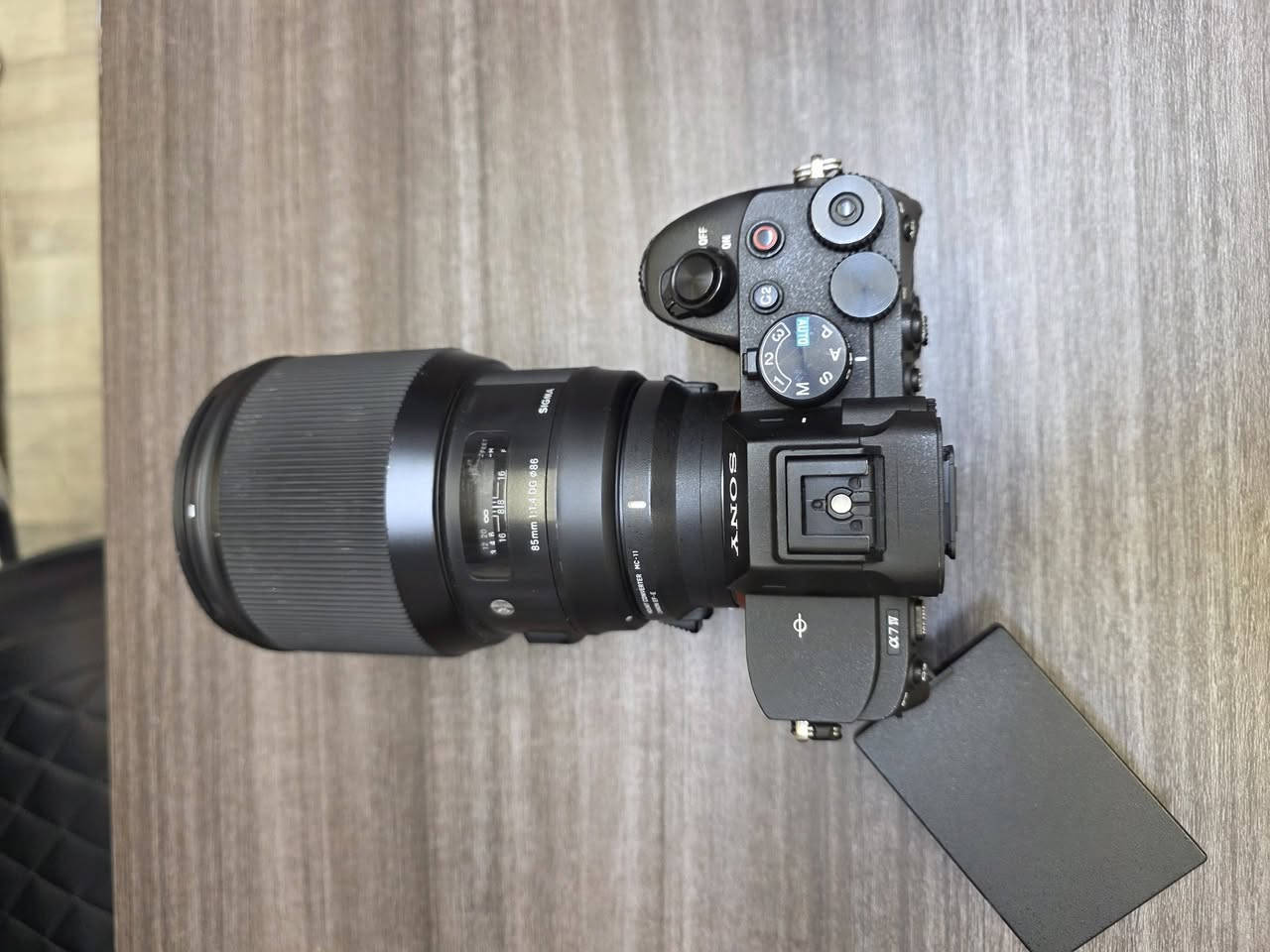سوني a7IIII شتر 38K مكفوله نضافه 
البدي 90%  مع ادبتر سكما ياباني مع
 عدسة احترافيه 85MM فتحة 1.4 
سكما ارت ياباني اوتو فوكس سريع 
          البدي 2.100.000 دينار 
               العدسه 600 الف 
               الادبتر 200 الف 
        المجموع 2.900.000 دينار 

    موقع المحل بغداد باب الشرقي مقابل 
       حديقة الامه ***********
        مركز بغداد ماركت للكاميرات
