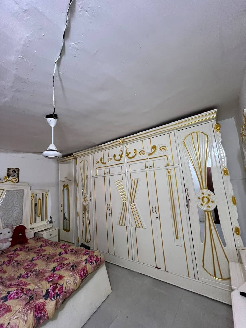 السلام عليكم عيوني غرفه نوم مستعمله شهر واحد فقط السعر مليون ونص وبيه مجال لشراء يجي ***********
