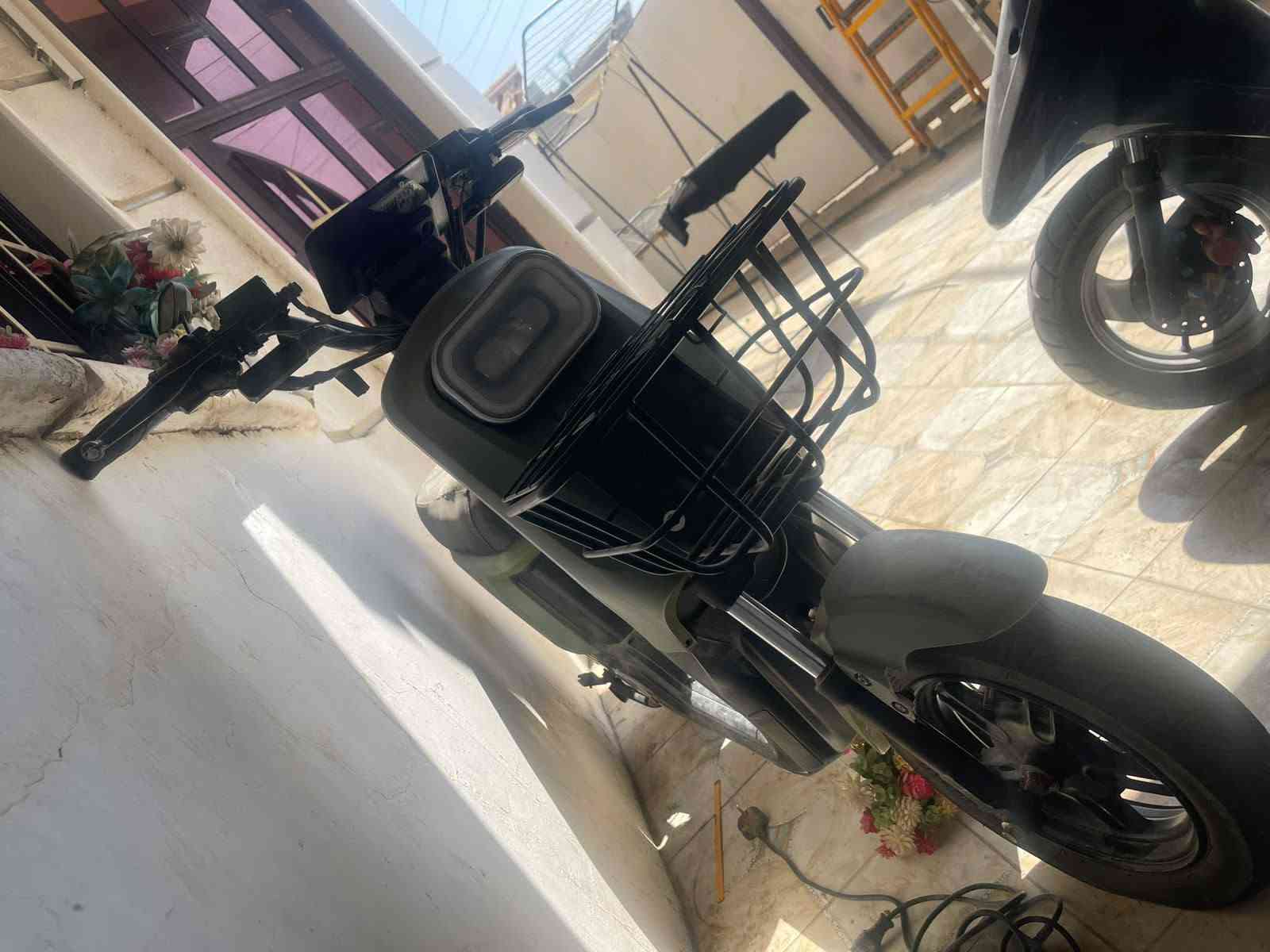 الدراجه كلش نضيفه مابيهة أي نقص ع الشحن سعرها ٣٠٠ قفل
الدوشك نضيف لا مشكوك ولا نازل سعره ٦٠ 
والتخم كلش نضيف سعره ١٠٠ ألف 
مكانهن الكفائات خلف حسينية أبو تراب قرب الفلكه أبو الدشير للاتصال مع صاحب الأغراض اني مكلف بالنشر ‏‪+9647711856400‬‏
