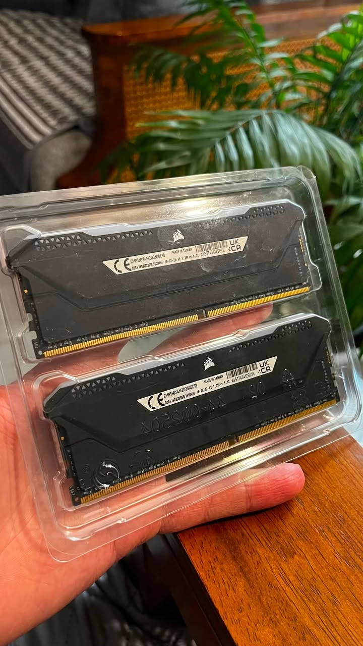 السلام عليكم
رامات corsair vengeance RGB pro SL 3600mhz cl18 2x8Gb للبيع
القطع كلش نظيفة بدون اي خدوش مع الكارتون ضمان 6 اشهر 
سعر القطع حتكون 150 الف 💵
متوفر توصيل 🚚 لجميع محافظات العراق
العنوان 📍بغداد/حي الجهاد-مركز غياث ستور 
للاستفسار
اتصال ***********
واتساب 🍀 ***********

