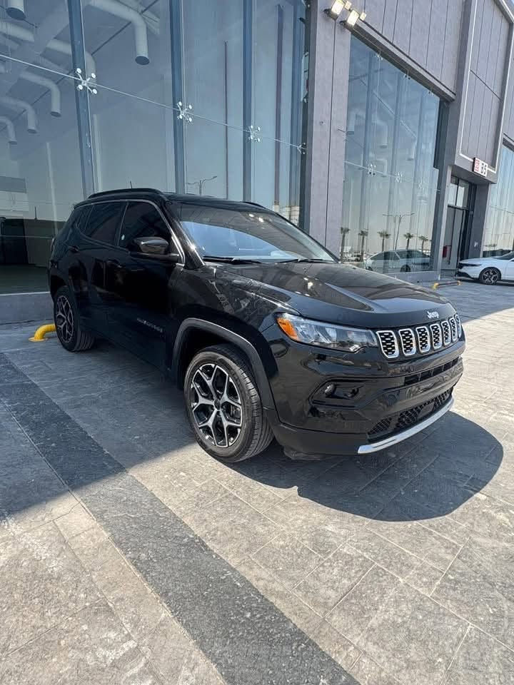 جيب كوباس اسود ٢٠٢٥ ٤*٤ limited فوول بدون سلايت فقط
سيارة بدون صبغ حتى دعامة ما بيها صبغ سيارة ماشي ٥٠ ميل
*
وتس اب 📲 : ***********
.
جێپ کۆمپاس رەش ٢٠٢٥  limited 4*4 فوول تەنها سلایت نیە
ئۆتۆمبێلەکە بی سبوغی نیە حەتا دەعامیەکانیشی
٥٠ مایل رۆشتووە   
تەنها ئیرباگی تەقیە بیلادی شەریکە دانراوەتەوە

بۆ پەیوەندی کردن📲 - ***********
