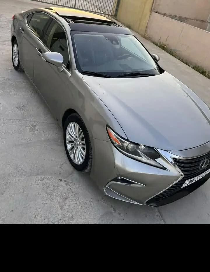 🚘 معرض GLI للسيارات يعرض لكم سيارة مميزة للبيع
طريقه التواصل واتساب فقط

🔹 نوع السيارة: تويوتا لكزس 
🔹 الموديل: 2017
🔹 الفئة: es350 
🔹 الوارد: امريكي 
🔹 عدد الكيلومترات: 148mil
🔹 الحادث / الصبغ:  رشات صبغ بدون داخل بدون ايرباك
ملاحظه سياره ٥ قطع ابيع حزام 
🔹 حجم المحرك: v6 
🔹 حالة المحرك: ممتاز 
🔹 القير: ممتاز 
🔹 حالة السيارة: جيد 
🔹 الترقيم: أرقام سنويه جديده 
🔹 المواصفات: فول 
💰 السعر: 139
🤝 السعر قابل للتفاوض
📍 موقع السيارة:  مهت 
📞 طريقة التواصل: اتصال أو واتساب فقط
📱 رقم الهاتف: *********** 
✨ معرض GLI للسيارات — ثقتكم تهمنا
