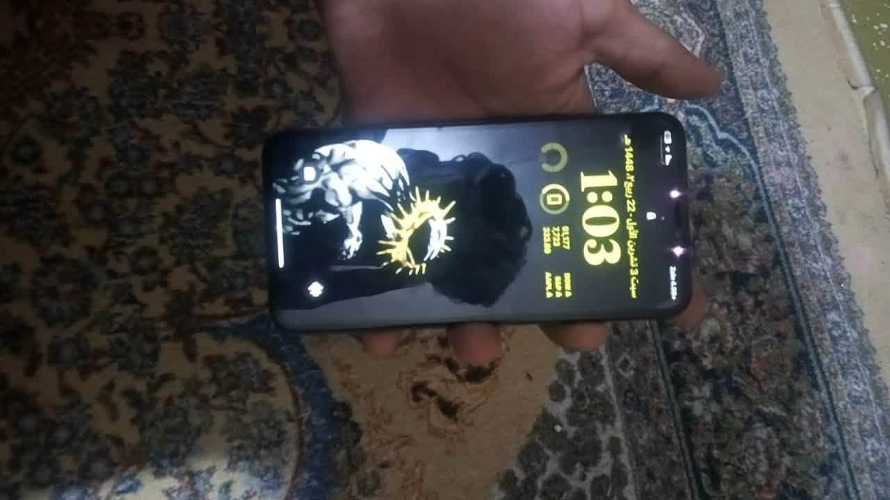 سلام عليكم 👋🏽

عندي X S MAX 📲
الجهاز ذاكرته 256 
بطاريه 73 🔋
نموذج M شرق اوصط 
الجهاز ابلاااادي ،
كلشي شغال 
كامره📸
صوت🔊
فيس ايدي ✅
سيمكارد 📞✅
الجهاز سعره 
🔥185🔥
العنوان بغداد الطارميه 📍
واتساب أو اتصال ….  ***********

نص مكتوب في الصور:
- 1:06 حالة البطارية والشحن البطارية < رسالة مهمة حول البطارية حالة بطاريتك متدهورة جدا، يمكن أن يبدل أحد مزودي خدمة Apple المعتمدين البطارية لاستعادة الأداء والنطاق الأصليين. العثور على خيارات الخدمة... الحد الأقصى للقدرة 73% هذا قياس لقدرة البطارية مقارنة بقدرتها عندما كانت جديدة. قد تتسبب القدرة المنخفضة بتقليل ساعات الاستخدام بين عملية الشحن والأخرى. أقصى قدرة للأداء تدعم بطاريتك حاليا الأداء الطبيعي وقت الذروة. شحن البطارية المحسن للحد من استنزاف عمر البطارية، يتعلم الـ iPhone من عادات الشحن اليومية، بحيث ينتظر ولا يتجاوز 80% حتى يحين موعد حاجتك إلى استخدامه.