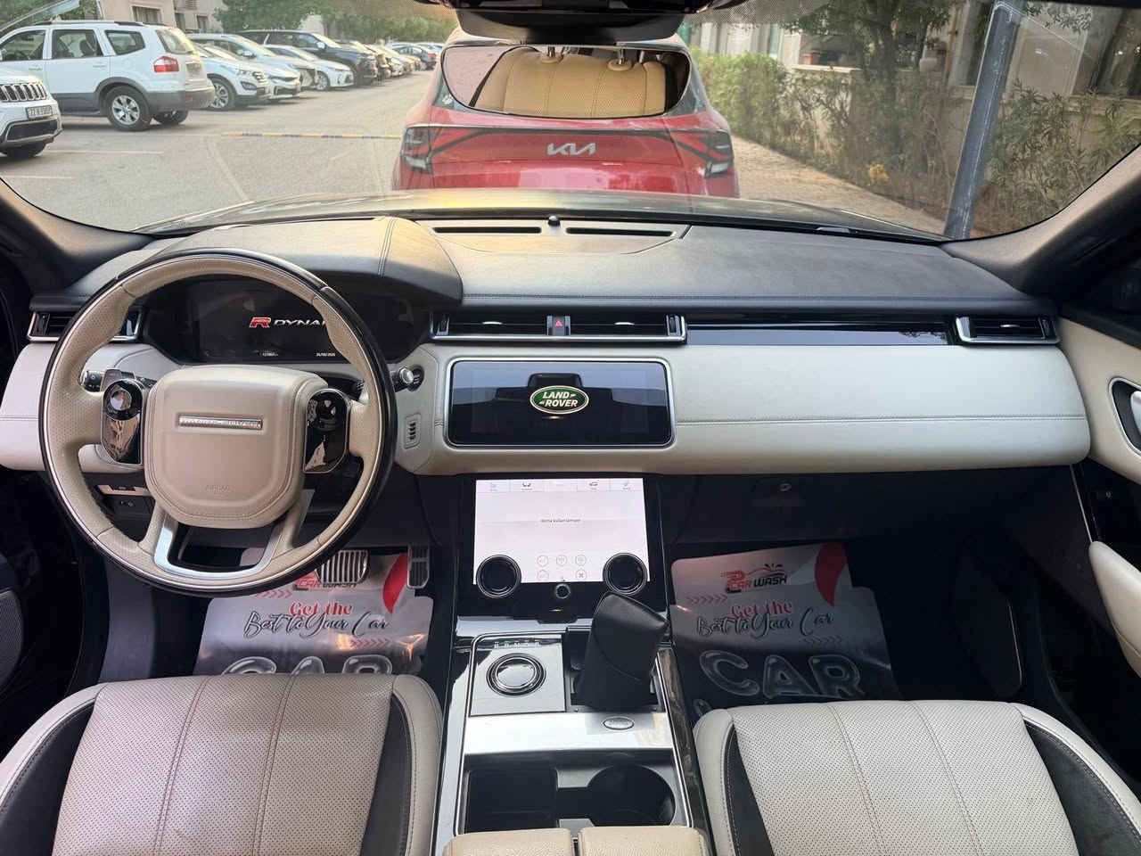 سلام عليكم
Range Rover Velar R-Dynamic
SE P300
* فول موصفات طابع رياضي
*محرك 4 سلندر تربو سعة 2.0 لتر
*كير اوتو ماوس 8 سرعات عالي الاداء من شركة ZF الشهيرة
* انظمة قيادة متعددة

* موصفات لرانج معروفة ميحتاج اشرح لان هواي شرح (مواصفات السيارة فاخرة) 
*سيارة عليهة تغليف مات (طافي)  من شركة TAN
* تخم تاير جديد  + تخم دسك جديد من وكالة رانج
* سيارة ضررهة كلش بسيط موضح بصورة +
* بيهة باب عكس سايق ولبصفة رش على كد شبرين او اكثر شوية اثر ازالة تغليف حماية ppf قديم
* ولباب لخلف سايق بيهة رصعات صغيرة جدا  عدد ٣ تعديل بي دي ار يعني سيارة كاملة مكملة ما ناقصهة شي وكلش حلوة
*سيارة بأسمي تحويل مباشر
* سعر 265 ورقة وبيهة مجال للجادين
* مكان السيارة بغداد حي لعدل
************
