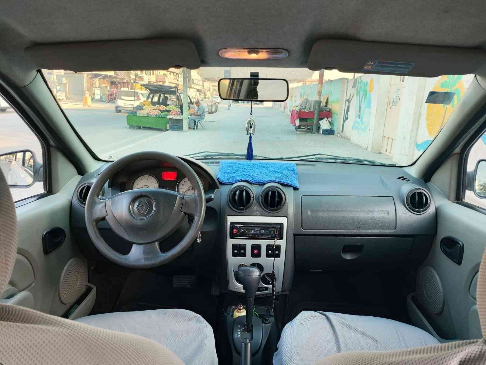 السلام عليكم رينو موديل ١٧ سياره حيل نظيفه بيه صبغ بل باب صدر والجاملغ الخلفي بل داير سياره ماشيه ١٥٠ الف كير مكينه صدر تايرات تبريد كله مكفول السعر ٦٢ وبيه مجال مكان السياره بغداد الحريه ***********
