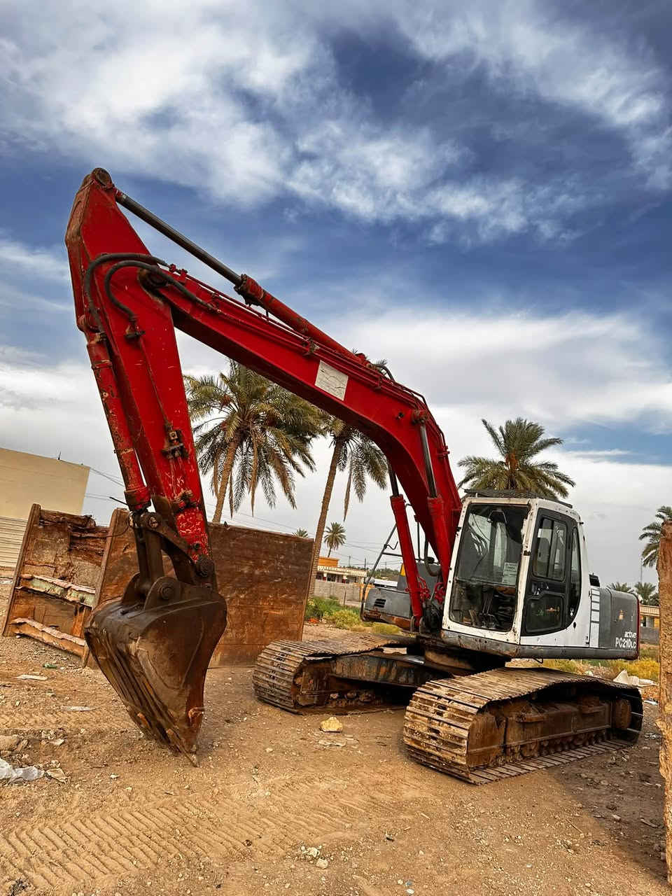 سلام عليكم للبيع حفاره كوماتسو موديل2000
رقم سليمانيه  ***********

