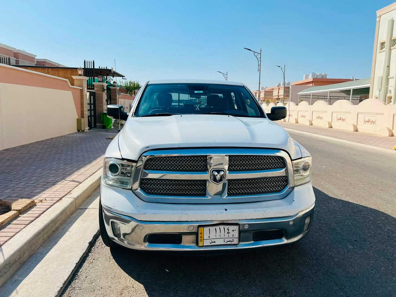 سلام عليكم
دوج رام كلاسك مديل ١٩ للبيع  بدون ايرباك
مكينه كير حداديه اكسل كفاله ع وضع الشركه
بيه طخم تاير + ويل جديد  ماشيه ١٤٦ كم
رقم بصره بسمي تحويل.  باب طويل بدي طويل
بيها ٣ قطع صبغ  بنيد و جاملغات  بدون ايرباك

نواقص السياره مرايه جهة السايق + حساس تاير
السعر /١٨٥ وبيها مجال للجاد بالشراء 
مكان السياره  /البصره     
هاتف/ ***********
