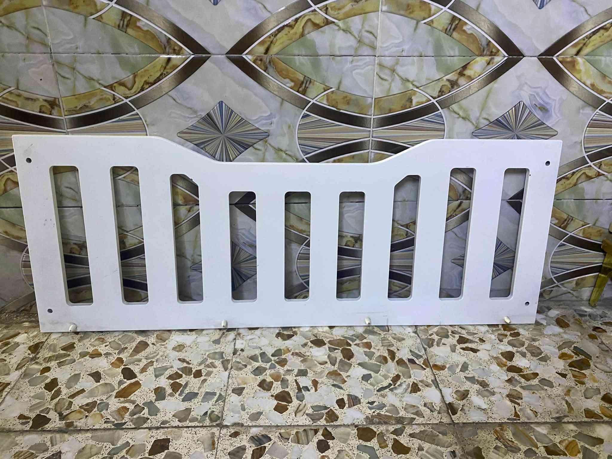 جربايه ب60 مع دوشك نظيف بجيس العنوان بغداد

نص مكتوب في الصور:
- n_baby_balash2