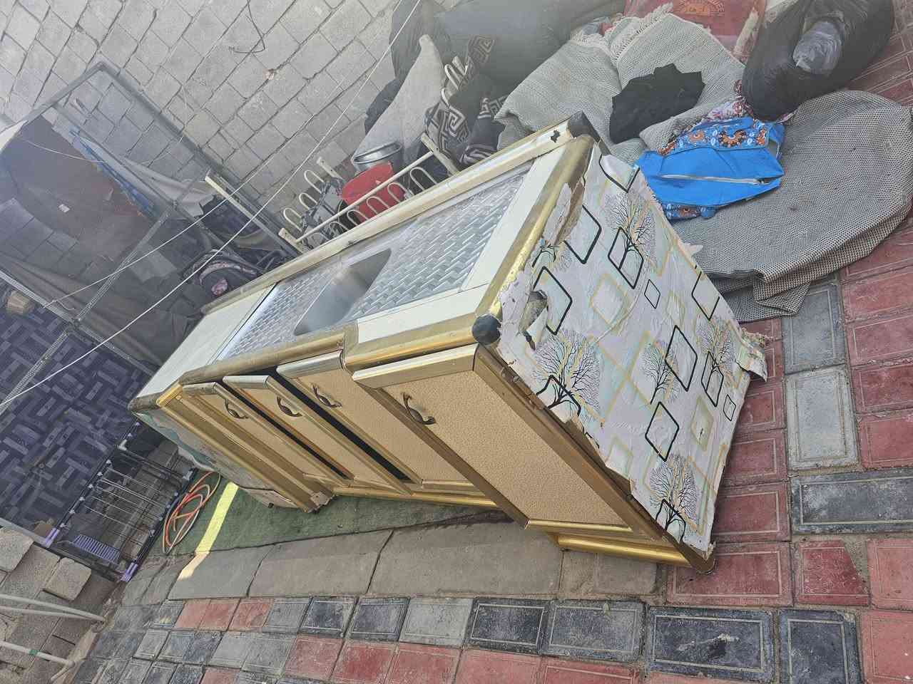 سلام عليكم سنك كبير تقريبن متردين  او ثنين ونص نضيف كدام عينك شراي يتصل سعره 60 لعنوان ميسان مقابيل لعمارات طاقه ابو رمانه ***********
