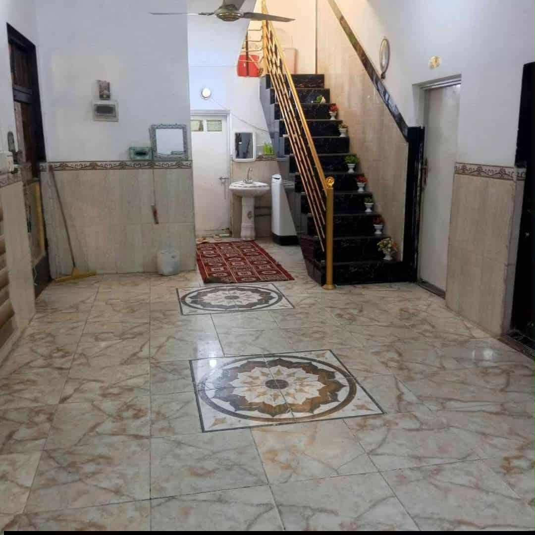 السلام عليكم
٥السلام عليكم
بيت   زراعي  مساحة  ٢٢٥ متر مربع واجهة  ١٥ نزال ١٥

شارع  عرض ٨ متر  قرب مخازن الغذئيه  يبعد عن باب الخروج مطار النجف حوالي ٦٠٠ متر 

يتكون من ثلاث غرف نوم  ٦×٤ مع صاله ١١ ×٤ مع استقبال 

٨ ×٤ مع مطبخ ٥×٤  مع اثنان  حمامات  داخليه وخارجيه

مع كراج ومسقف  خدمات ماء  وكهرباء  وطني ومولده شارع  يوجد خطوط لنقل الطلاب  وخدمات بلديه 

السعر المطلوب ٣٩ مليون مع  مجال محدود 

من صاحب الدار مباشره ***********
