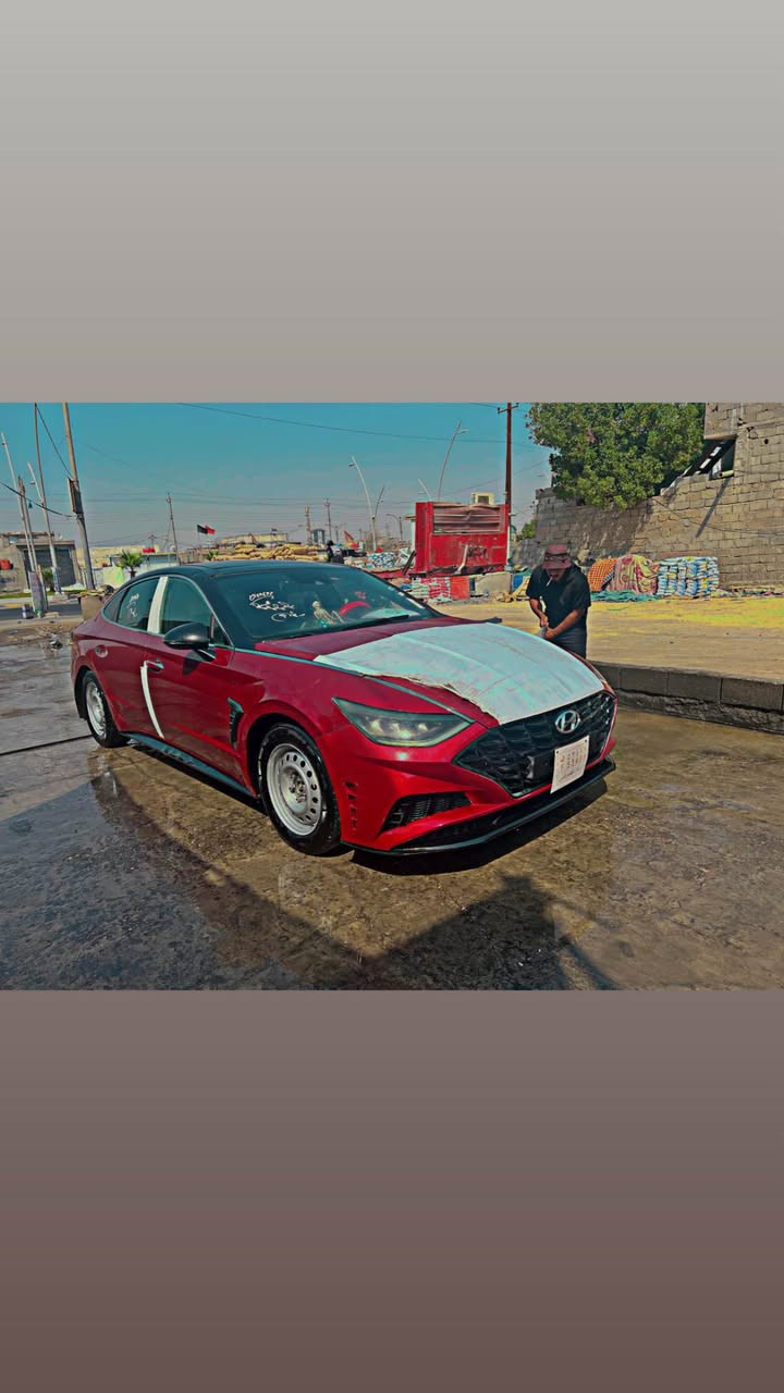 سياره سوناته حره بدون رقم. مديل ٢٣   سيارت جاهزه من كلشي فقط  اكلف صواليات باقي على فحص      سياره جاهزه من تبريد مكينه كير حداده. كلشي نضيف. ومال بيع. ولمو شراي لا يتعبني وتعبه.   مكاني بصره كرمت علي.  

***********
وبيه مجال.  حك رقم. مالها Singapore
