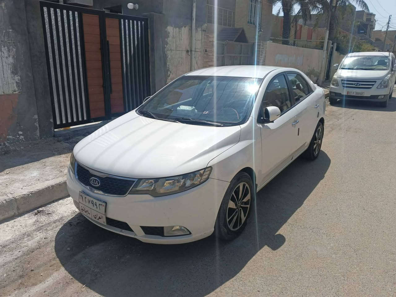 سلام عليكم
كيه سيراتو موديل ٢٠١٣ البيع
السعر ١٠٠ $ بيها مجال
السياره بيها صبغ قطعتين
عنوان السياره الرمادي شارع عشرين
الاستفسار أكثر اتصل ع الرقم ***********
