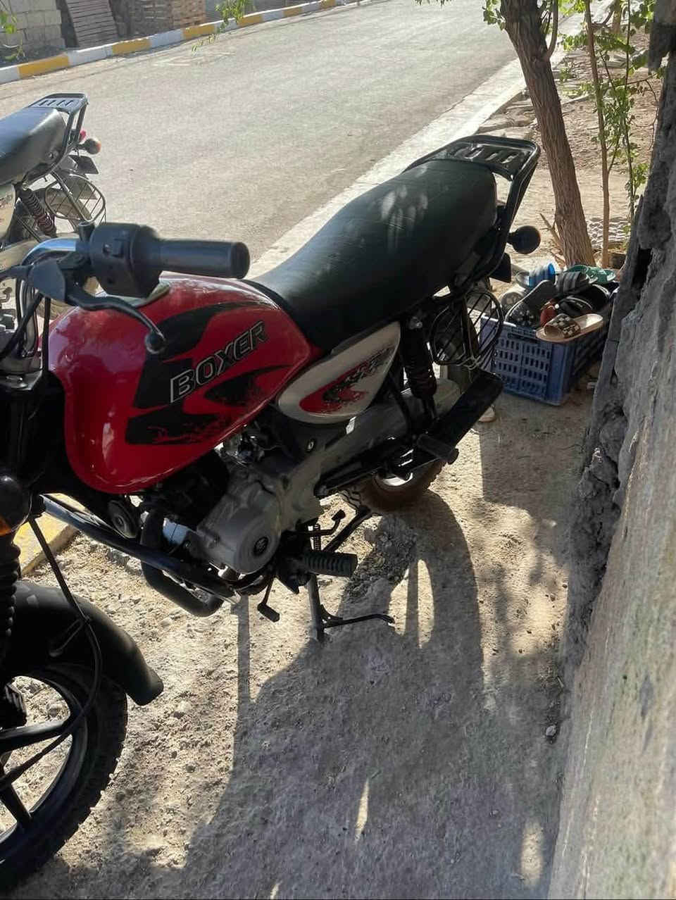 السلام عليكم بوكسر جبلي موديل 23بعده زيرو  مكفول كفاله عامه ما مشتغله دلفري ستخدام شخصي مرقمه سنويه تحويل ثاني يوم لوحات بيه مكاني الحسينية الرشديه رقم *********** شراي يخابر سعره اتصال
