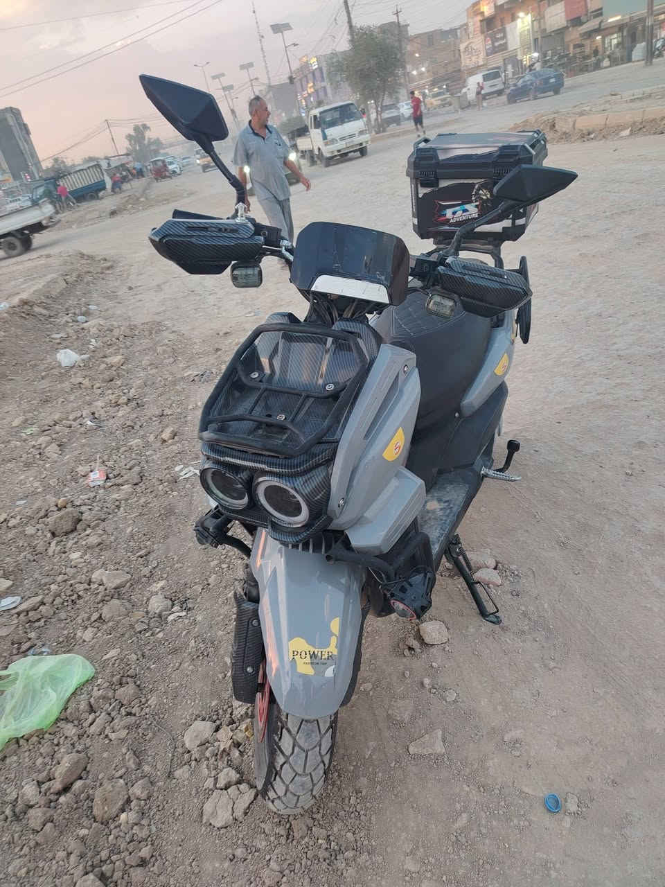 سلام عليكم موطور شحن جبلي جديد بطاريات مصطره يقرن ١١ موطور جديد فول السعر ١١٠٠ مليون وميه وبي مجال قليل مكان بغداد ابوغريب ***********

