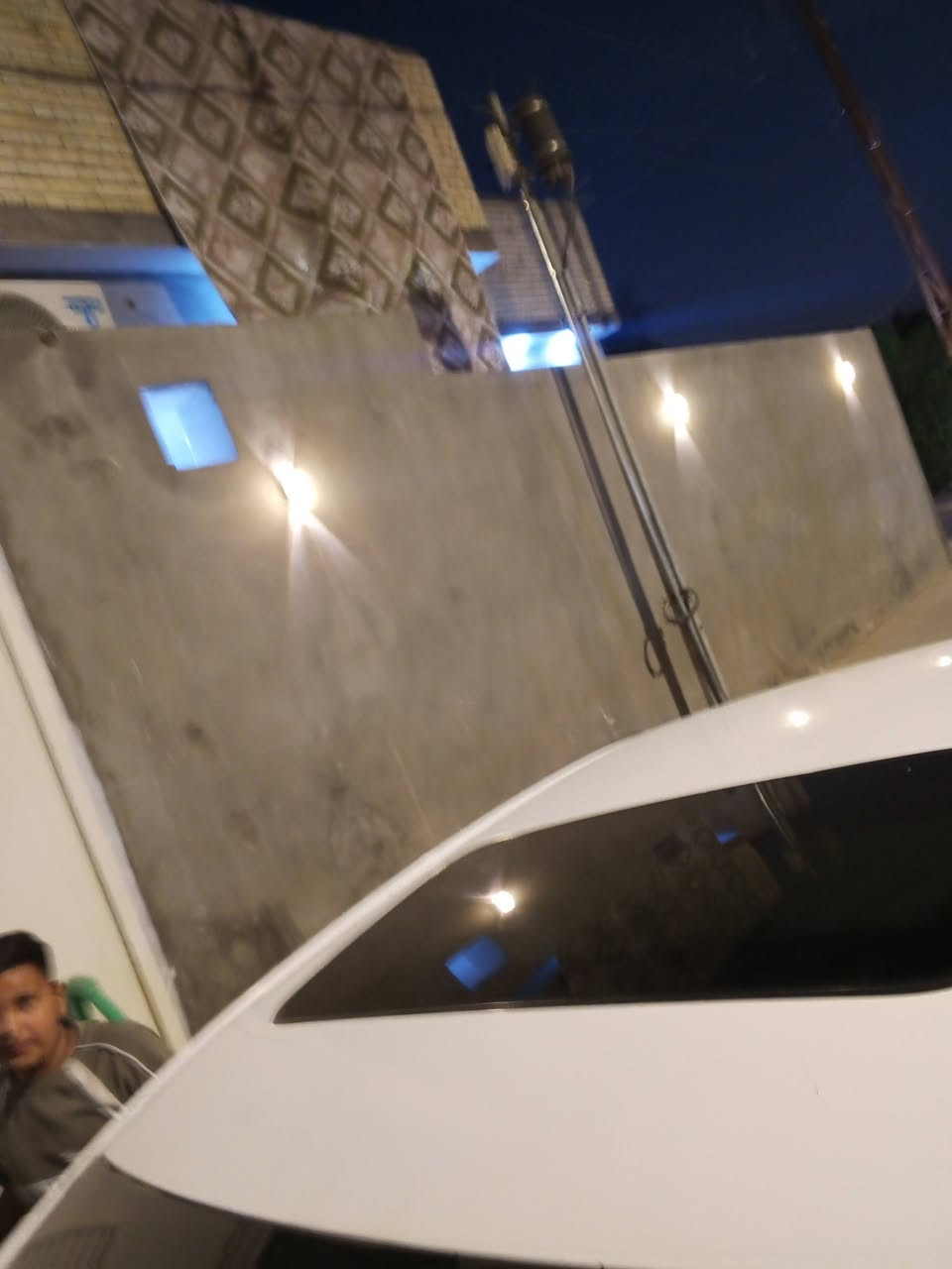 السلام عليكم كامري للبيع بيع مستعجل 
وارد امركي سته سلندر 
مديل 2007
ضربه خفيفه بل الجاملغ الخلفي الايمن
ومصبوغه احزام 
تبريد ثلج 
فتحه سقف
تحكمات ستيرن كلهن يشتغلن 
كشنات كهربائية شغالات السياره حلوه نضيفه
السعر 65وبيها مجال للشراي
الاستفسار متواجد عل فيس  او واتساب ***********
العنوان بصره قبله حي المهندسين
