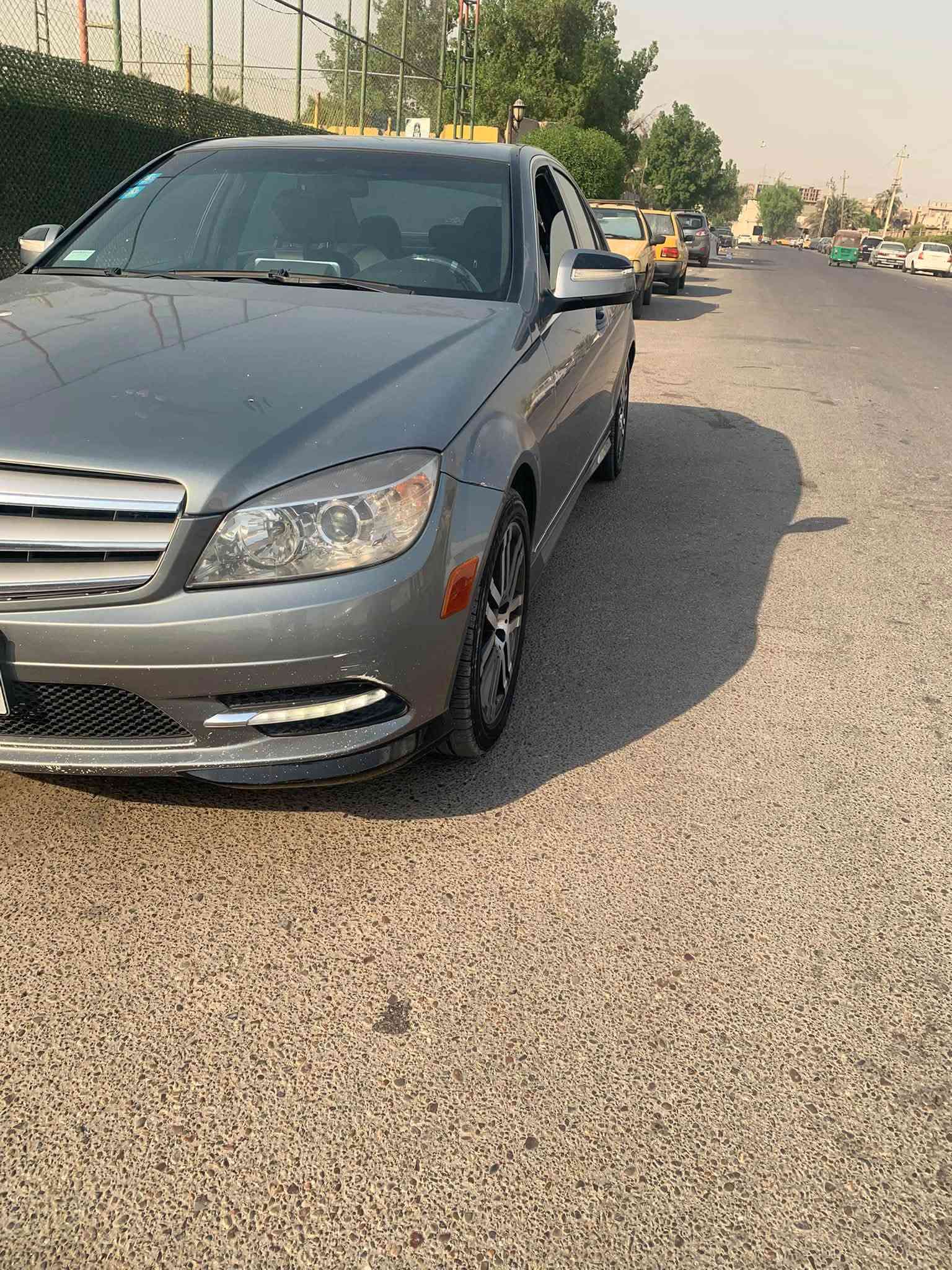 مرسدس موديل ٢٠٠٩ بغداد بسمي محرك c350 وارد امريكي صبغ قطعتين بدون دواخل سعرها ١١٠ عنوان بغداد المشتل *********** بيع فقط اخوان
