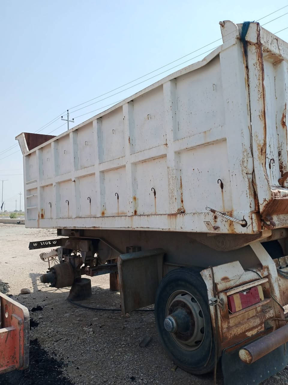 مقطوره البيع شاصي الماني دناكير 14ضرعت البدي 16متر بنزات اوفلنجات جديد العنوان ديالى مندلي سعرها 35ورقة اوبيها مجال ***********
