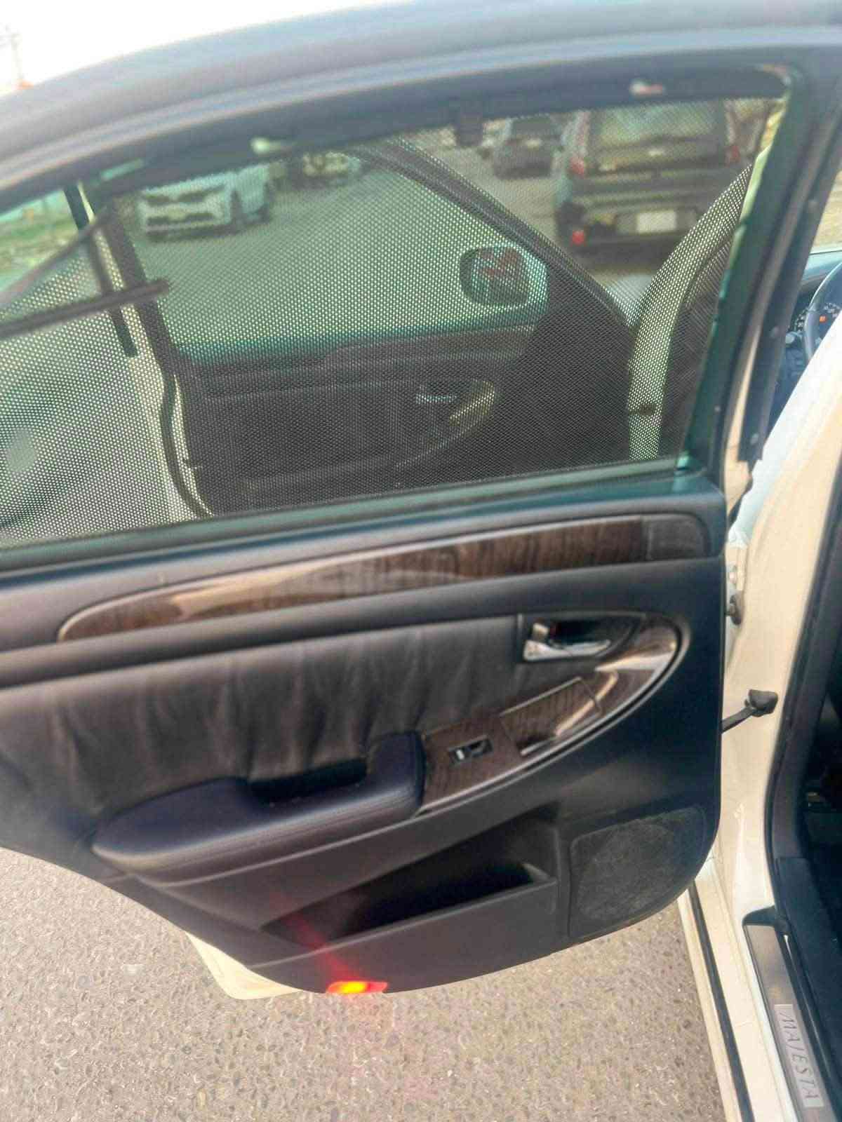 TOYOTA CROWN MAJESTA
للبيع تيوتا ماجستا. سونار مرفق بالصور

رقم  بابل قرار 102 تسجيل جديد  شرط المداور ثاني يوم 

السياره فول مواصفات 5 دكم
  
✅ محركها V8 الحجم 4300.

✅ كشنات بيجي  

✅ تبريد امامي خلفي3قطع.

✅فتحه بلسقف

✅ 3قطع بردات خلفيه.

✅ اربع كشنات كهرباء.

✅ 3برده خلفيه وجانبيه كهرباء اصليه.

✅ 5بصمات ابواب+بصمة تشغيل+ صندوك شفط 

✅ كشنات خزن ميموري.

✅ كامره خلفيه 

✅ ثلاجة

✅ مري ترحيب عند الاقتراب.

✅ ستيرن كهربائي

✅ مري كهرباء.

✅ تحكم ستيرن+كروز تثبيت سرعه.

✅ جنطه جكات كهرباء شفط.

✅ سياره مال جناي 
 وباقي المواصفات المعروفه لل5دكم.

العنوان  بابل المحاويل
***********

السعر.180

نص مكتوب في الصور:
- الخميس