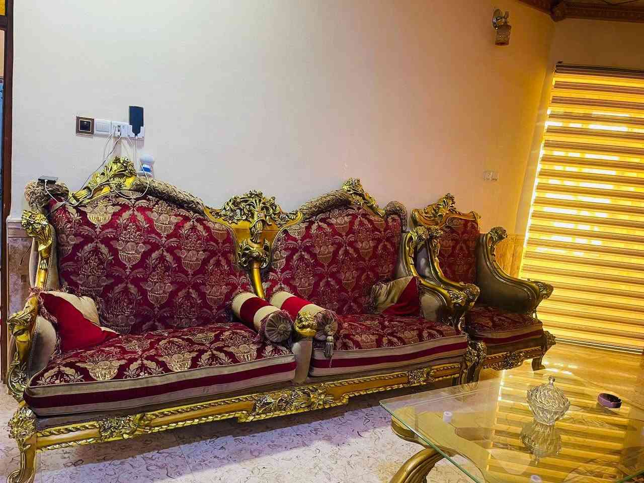 تخم مصري زان ورق الذهب 12 مقعد مع الطبلات ومع ميز طبله مشترينه ب3 ملاين الاستفسار *********** عمارة, ميسان
