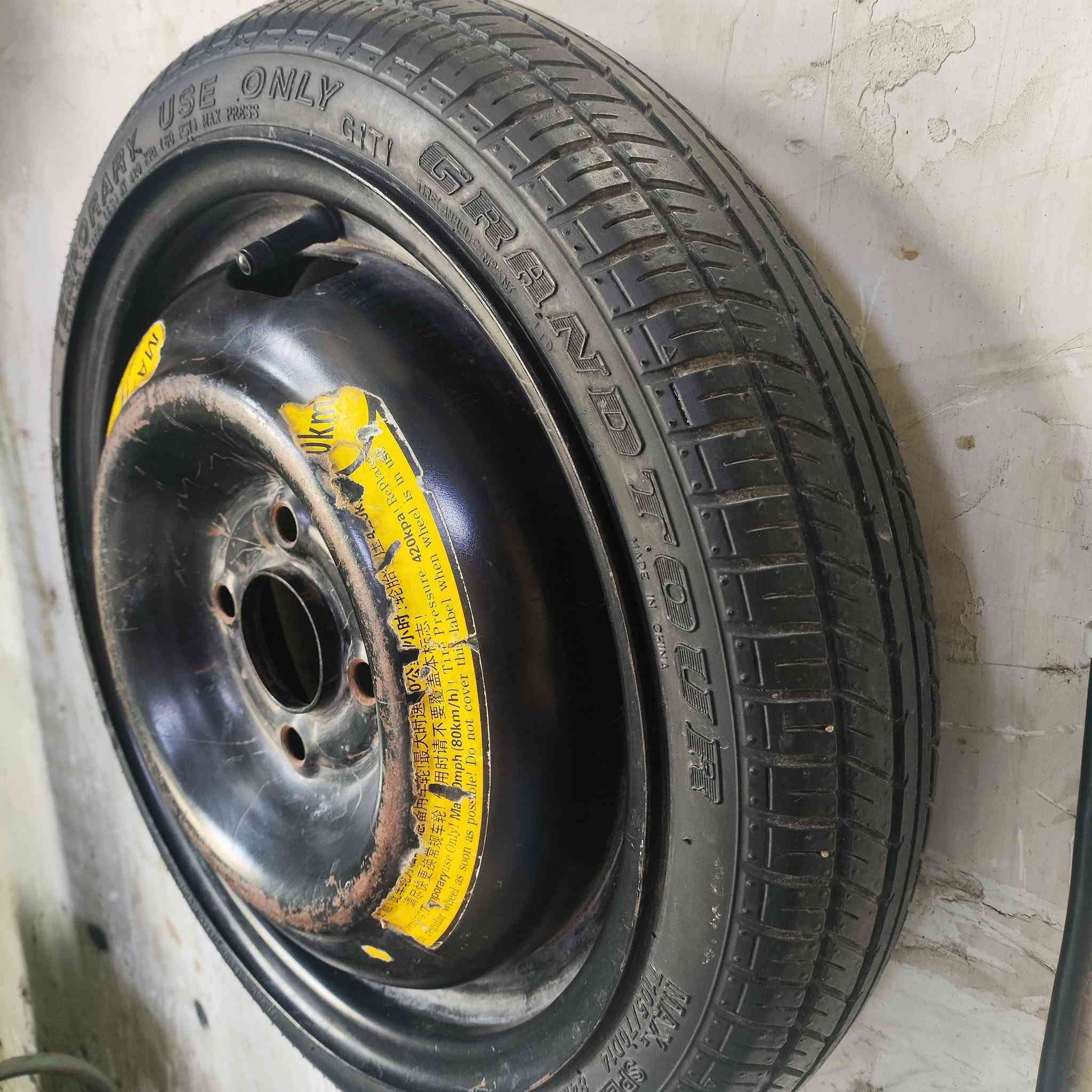 سبير طوارئ • T145/70D14 • أربع براغي