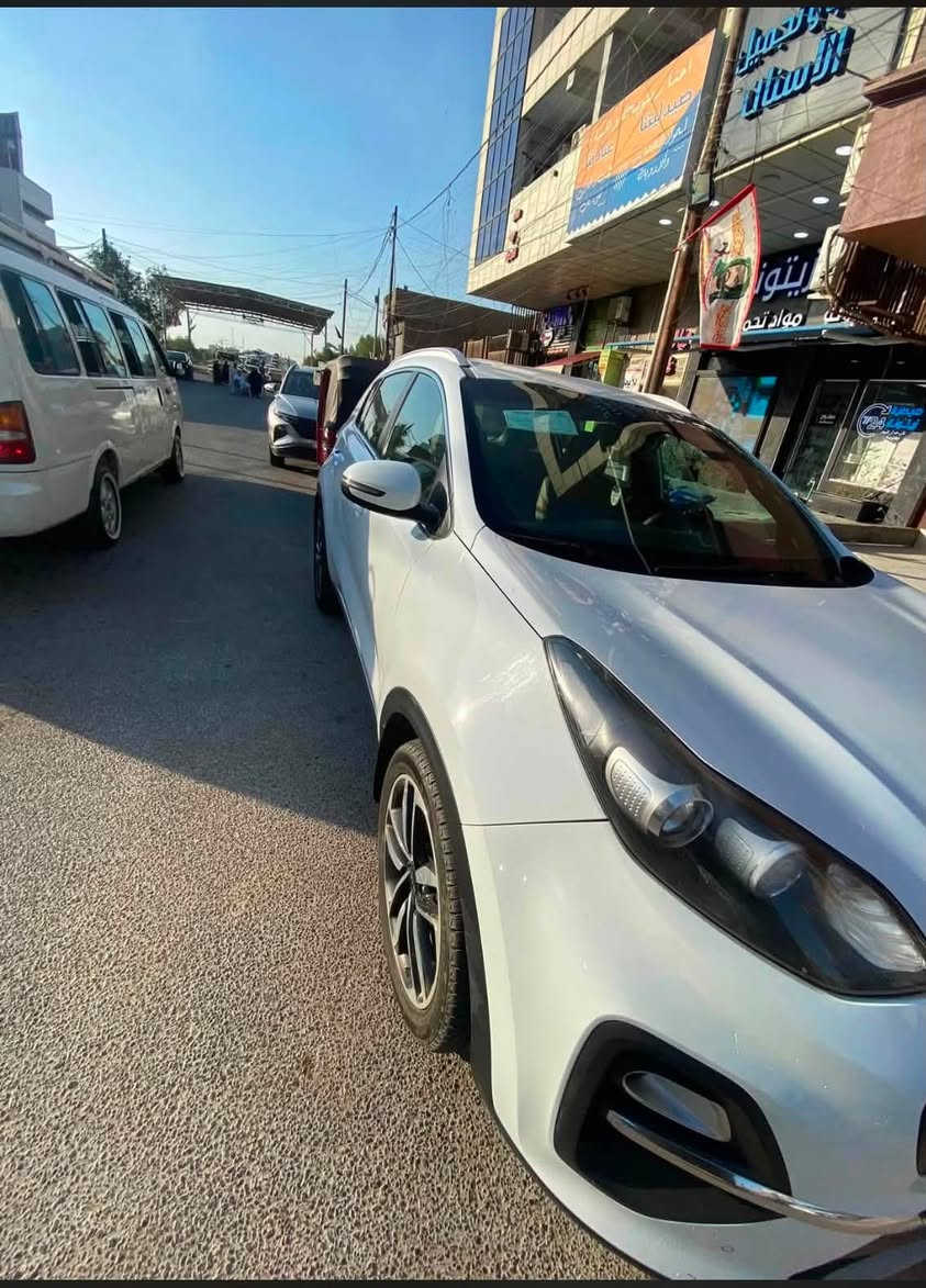 السلام عليكم 
كيا سبورتج 
( خليجي ) 
موديل : 2021 
المواصفات 
شاشة 
كامرة 
تحكم ستيرن جهتين 
كروز سرعة 
نظام سبورت 
نظام ايكو 
نظام انحدار 
داخل بيجي 
حساسات 
مري شفط كهرباء 
اشاير بالمري 
مكينة 2000 دوش 
ويل كب كروم 
قطعتين تبريد 
بلوجكتور 
نفكيشن 
(رقم بغداد مشروع وطني)
السعر :19$وبيها مجال بسيط 
ملاحظة : السيارة خليجي صار بيها صبغ هنا 
(( شبر باب السايق ))
(( السونار مرفق ))
بدون اي دواخل بدون تبديل . 
السيارة جاهزه من كلشي بدون اي نقص . 
العنوان : بغداد الدورة كفائات الصحه 
الرقم ***********
