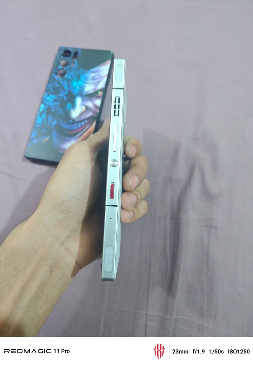 ريد ماجك 9s pro جهاز فقط ضهره مفطور والباقي كله مكفول ونضافته 95/100 كارتونته والشاحنه مجوده نقص كيبل فقط السعر 590 وبي مجال قليل حك الجيه فقط العنوان بغداد قرب الجزيره السياحيه رقمي ***********
