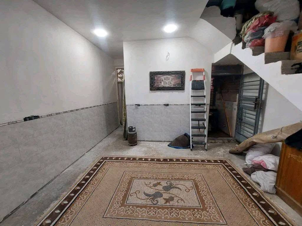 السلام عليكم اخواني الكرام 
بيت تجاري للبيع 
المساحة 100م
مع محل 
البيت قاطين كامل من  ببياض كاشي بايات درج محجر 
مطبخ 2غرف نوم استقبال 2حمام بناء حديث درجه اولى رفت صب فقط القاط الثاني سندويتش 
زراعي كاع ابو علي الدراجي الصور قديمه 
السعر 120 قابل للتفاوض 
اذا متشتري ومتعرف بالمنطقة رجاءا لتعلق خلي غيرك يشتري ***********
