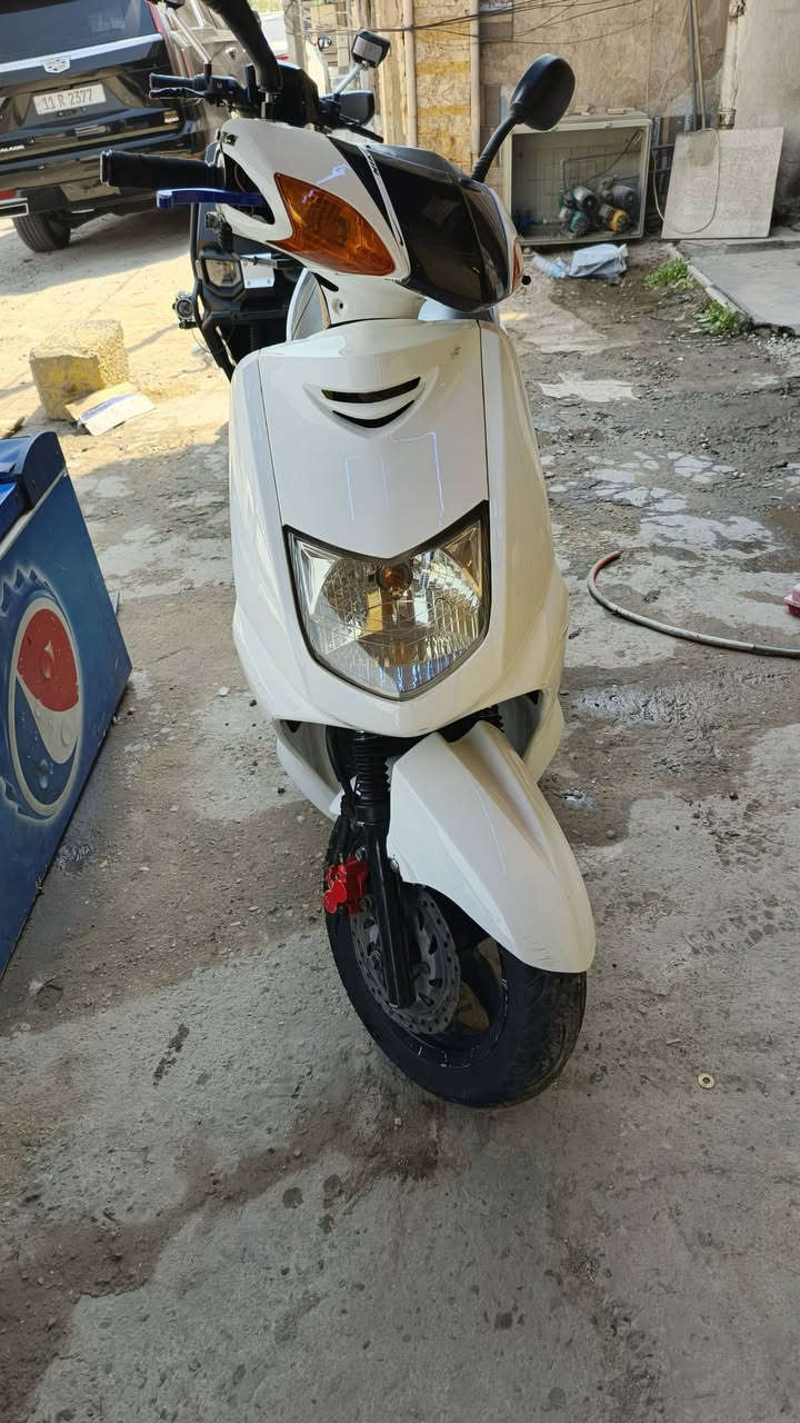 سكنس نثيه شغاله كامل اي نقص مابيها كراده داخل مكاني
***********
كهربائيات كل شغال

سلف رياضي
صلنصه رياضي
دراجه ادامه جديده عليها
كلجات واير كيج بريكات
يدات بريكات 
كفرات اشاير 
بلك 
مكينه مفتوح
دهن ارقه شي ادير
دراجه لانضوح ولا تبخير ولا دخان 
دراجه تشتغل الصبح نكره سلف
ولا اتعبك اتروح وتجي 
رايدها ٦٠٠ وبيها مجال!!!!!
شراي صدك انزل وياك بعد بلسعر وتتدل

