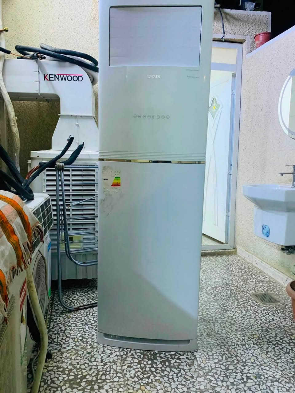 #متاح سبلت نوعيته الوادي 3️⃣طن انڤيرتر تحكم بالامبيريه شغال جهاز غازه مقفول على النص اثناء قفله طفت الكهرباء تفاصل اكثر اتصل
***********
