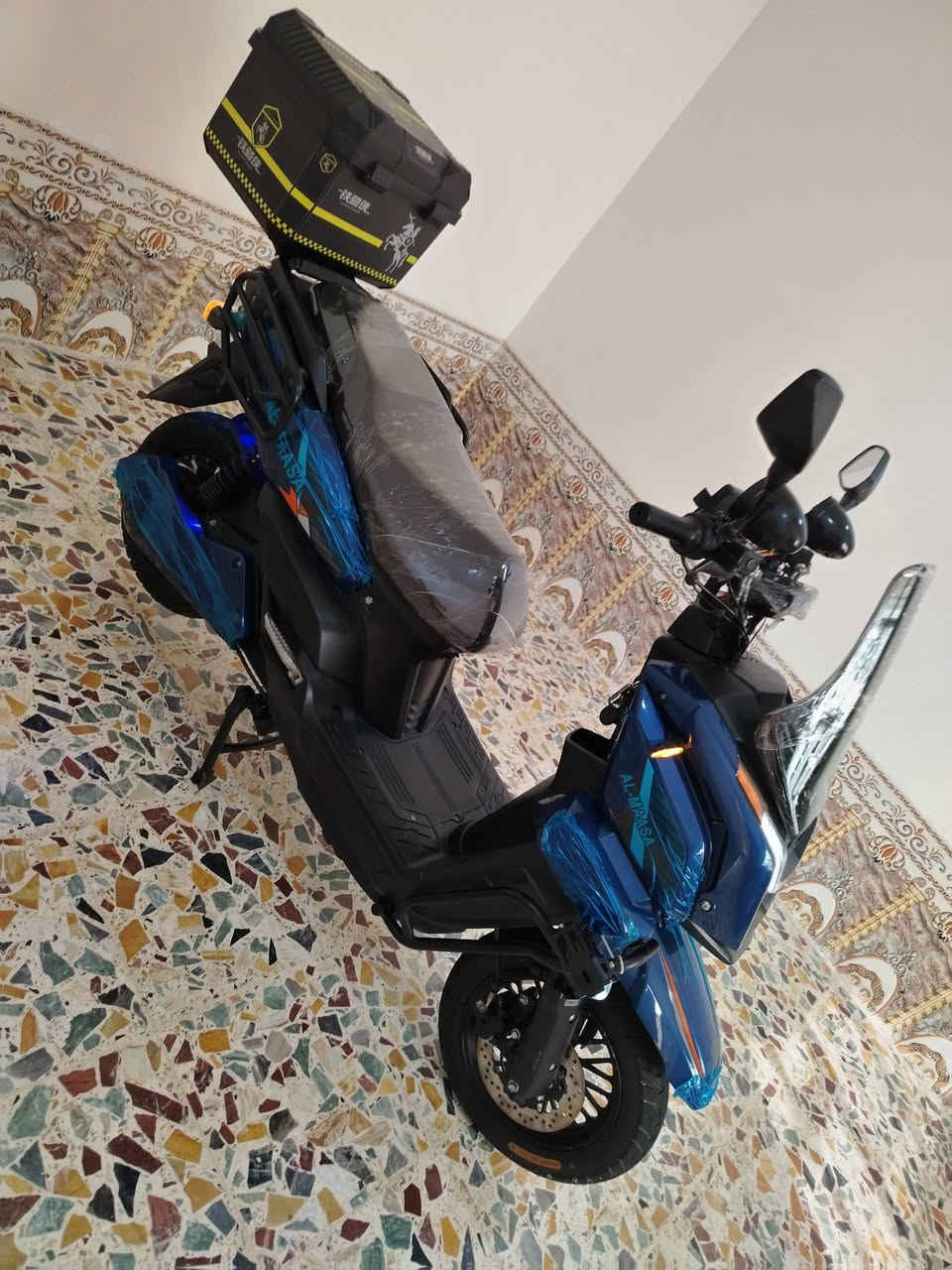 دراجة شحن • ٦ بطاريات • ٤٥٠٠ واط