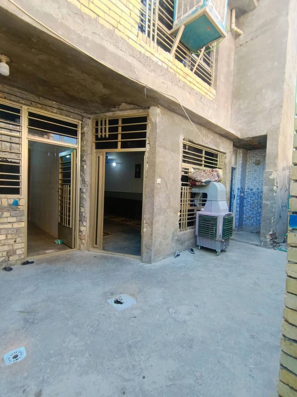 سلام عليكم توفر عندي بيت للبيع 100متر --جبها8--نزال-- 12ونص--- البيت طابقين ركن زراعي سند 25 منطقة كامله كل خدمات مي مجاري كهرباء تبليط سند وكاله موجودات موقع البيت بلديات ضباط خلف الصحفيين قرب مدرسه زين القوس منطقة حي الامير الاستفسار اكثر***********  السعر خاص رد واتساب ماسنجر حسن للعقار
